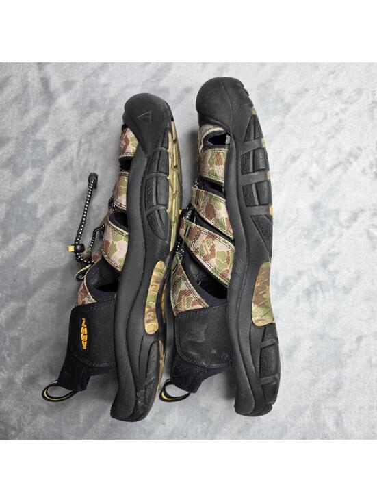 KEEN Men\'s Newport Retro sandal in the unique Fisheye Camouflage Sz 11